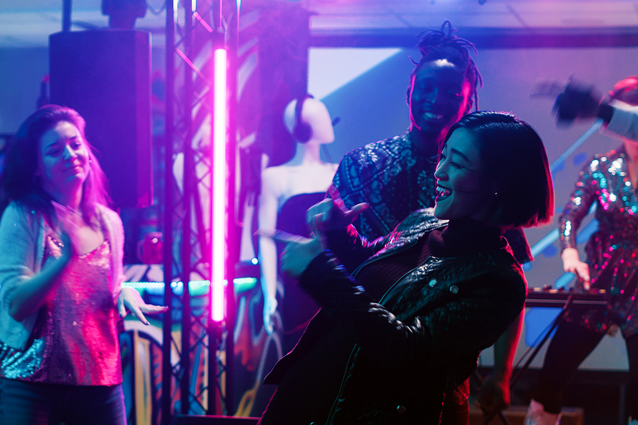 Live band ou DJ : que choisir pour votre soirée ?